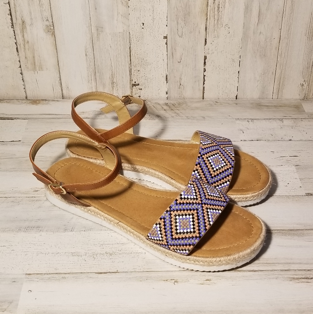 Platform Sandals - Picture 2 of 5